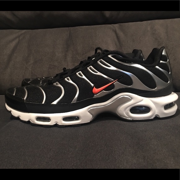 air max plus black and rainbow
